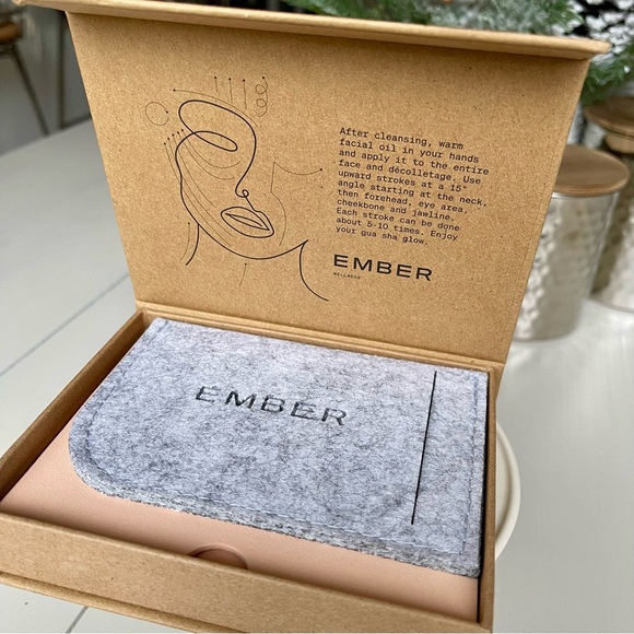 EMBER WELLNESS | 100% NATURAL WHITE JADE | HEART GUA SHA TOOL - Picture 7 of 10